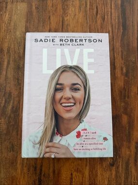 Sadie Robertson LIVE Hardcover Book - Pink Cover